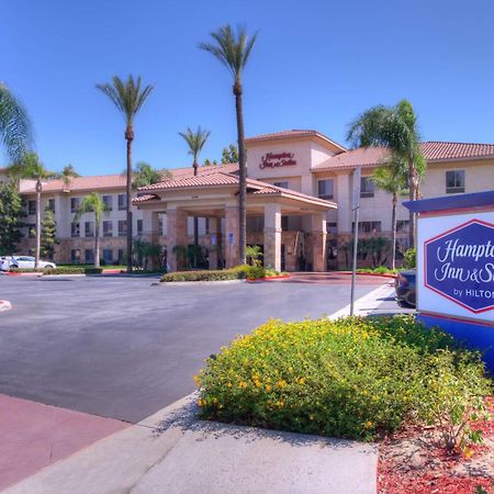 Hampton Inn & Suites Ontario Exterior photo