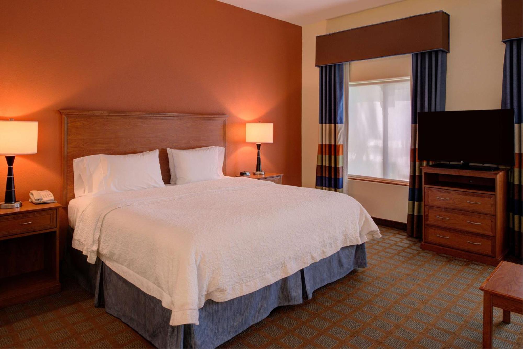 Hampton Inn & Suites Ontario Exterior photo