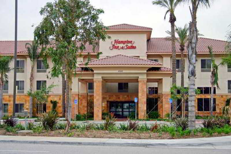 Hampton Inn & Suites Ontario Exterior photo